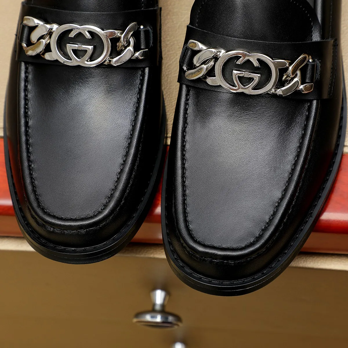 Men's men's shoes💰460💰💰Gucci official website men's business formal leather shoes updated💥Hong Kong counters synchronize new styles💥completely one-to-one replica shipment👍zero gap in counter quality 0⃣️made of imported cowhide on the outside+water-dyed🐂leather lining, color optional! Matching code 38-45